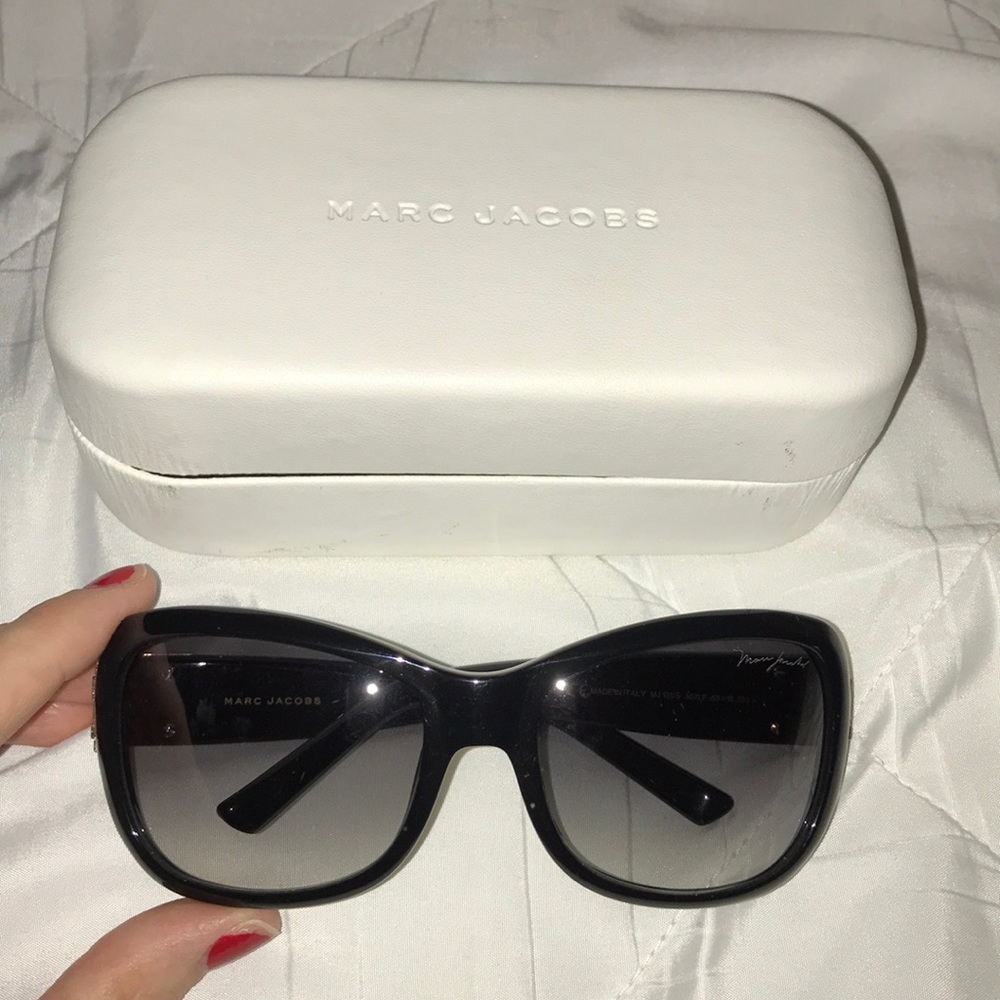 Marc Jacobs Gold Logo Sunglasses, black